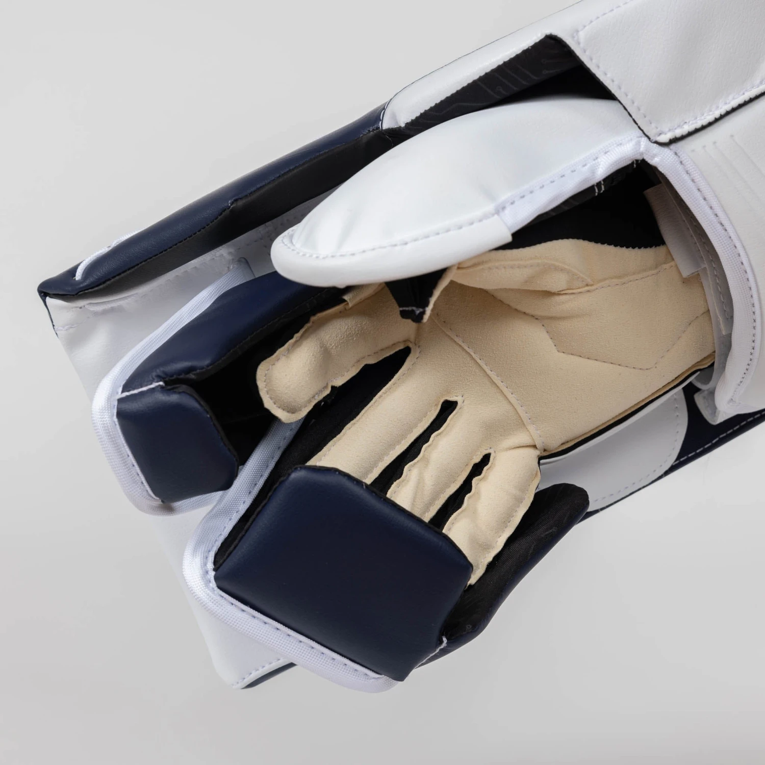 Bauer Supreme M5 Pro Intermediate Goalie Blocker 11 Bauer Supreme M5 Pro Intermediate Goalie Blocker - Image 9