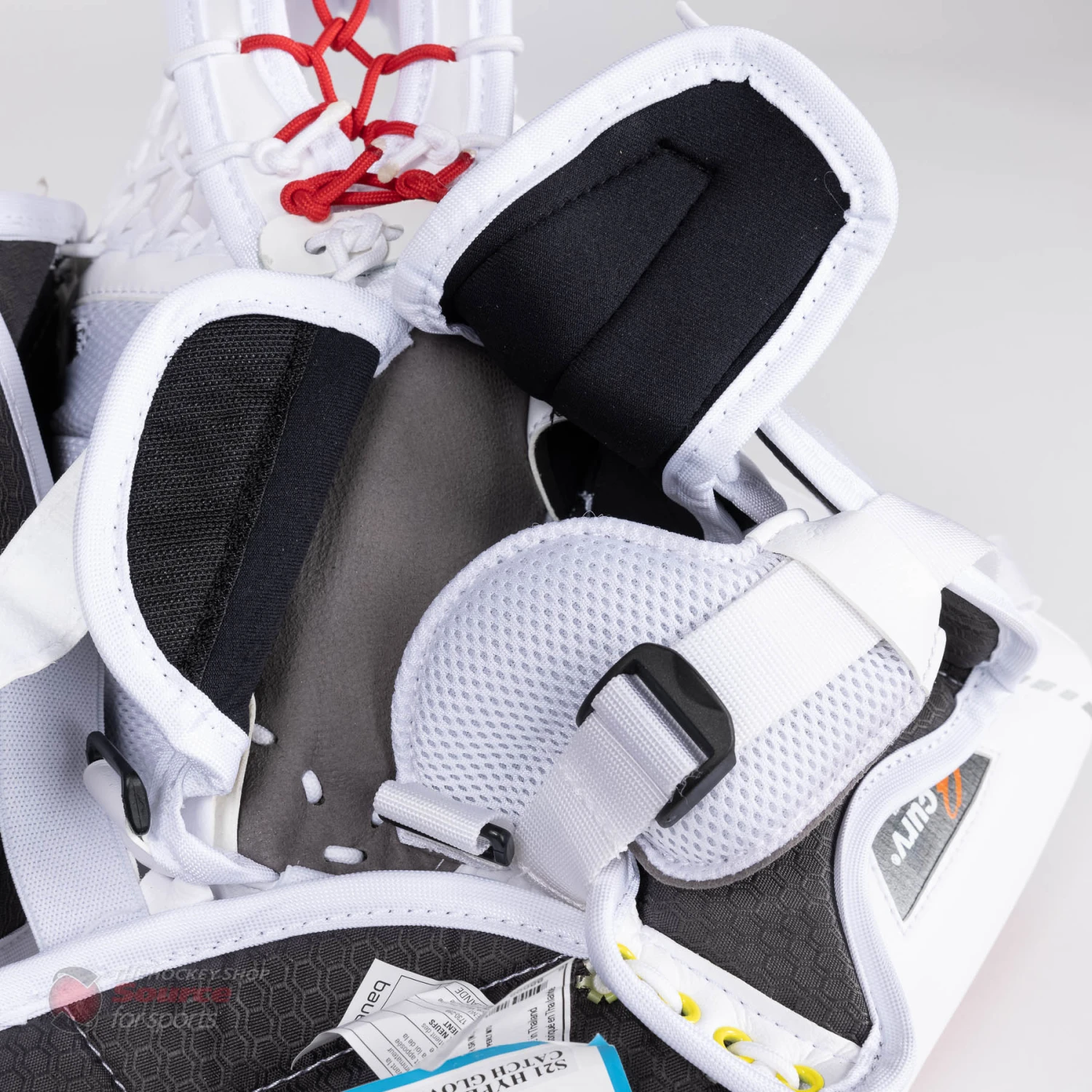 Bauer Vapor HyperLite Senior Goalie Catcher 16 Bauer Vapor HyperLite Senior Goalie Catcher - Image 14