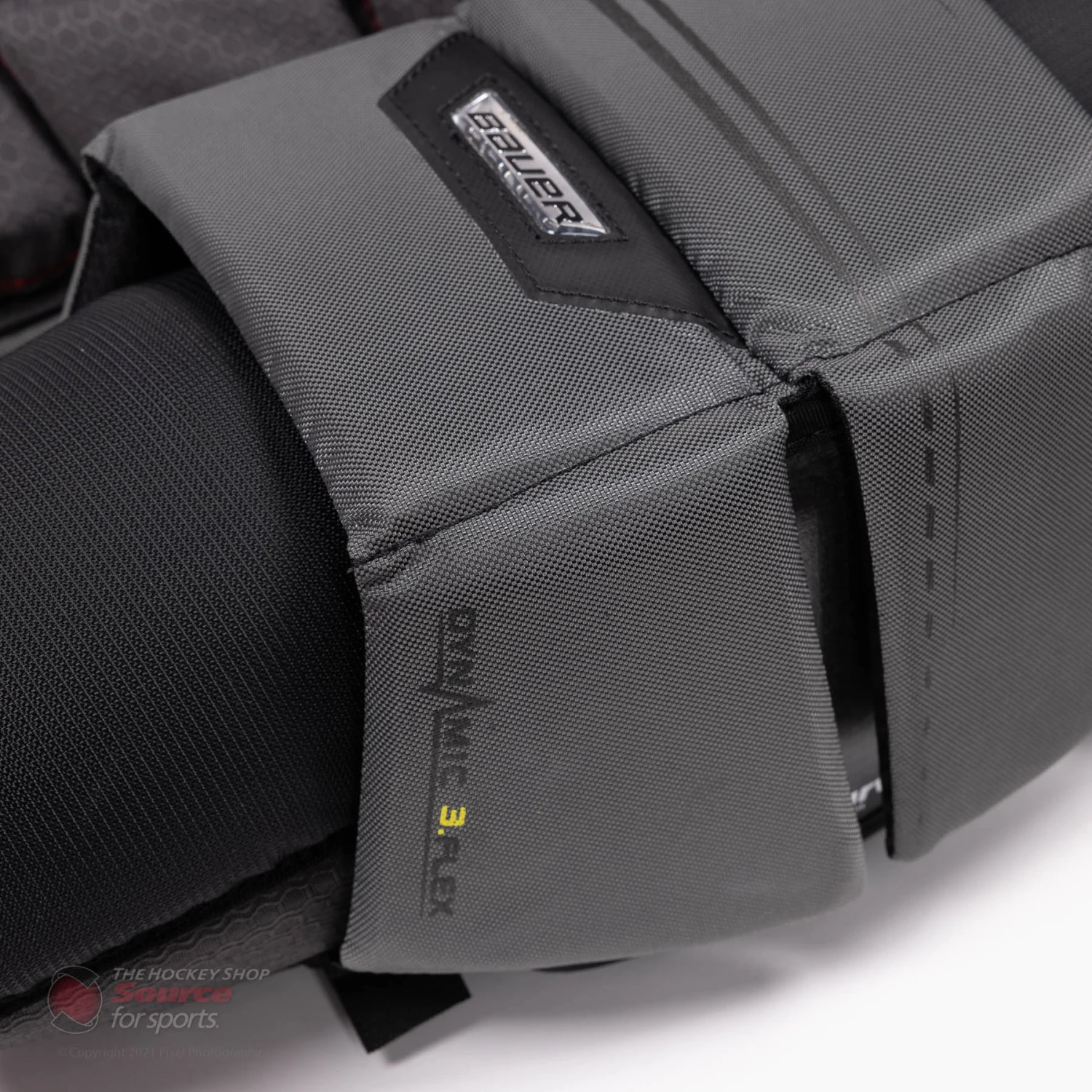 Bauer Vapor HyperLite Senior Chest & Arm Protector - Red 5 Bauer Vapor HyperLite Senior Chest & Arm Protector - Red - Image 3