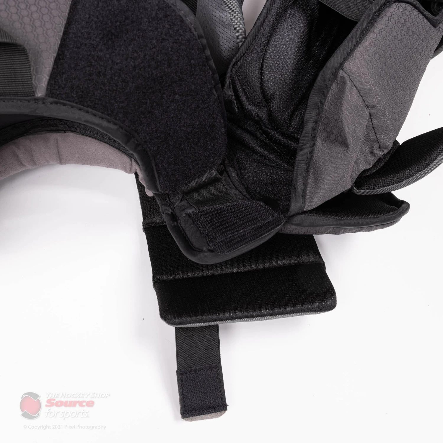 Bauer Vapor HyperLite Senior Chest & Arm Protector - Red 14 Bauer Vapor HyperLite Senior Chest & Arm Protector - Red - Image 12