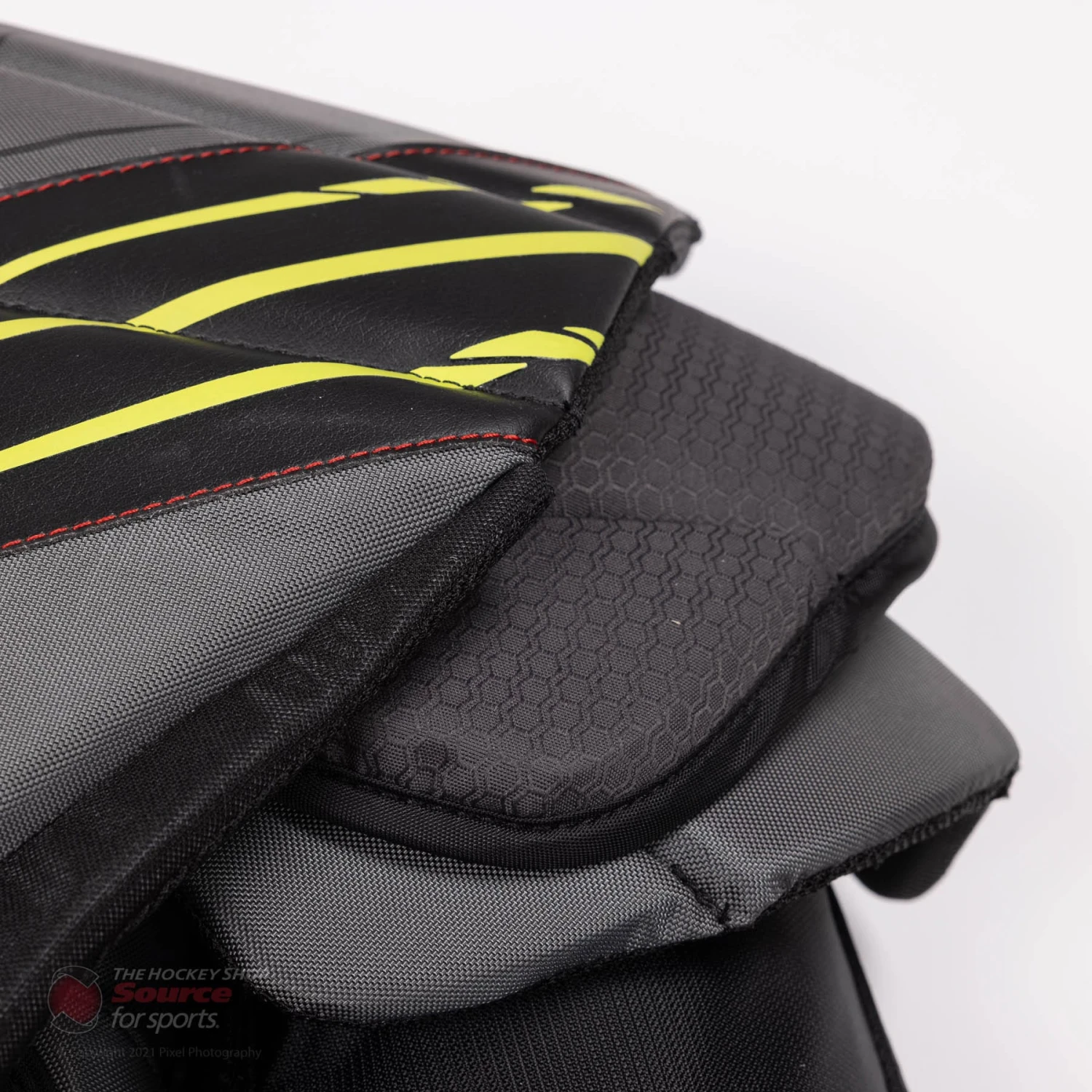 Bauer Vapor HyperLite Senior Chest & Arm Protector - Red 8 Bauer Vapor HyperLite Senior Chest & Arm Protector - Red - Image 6