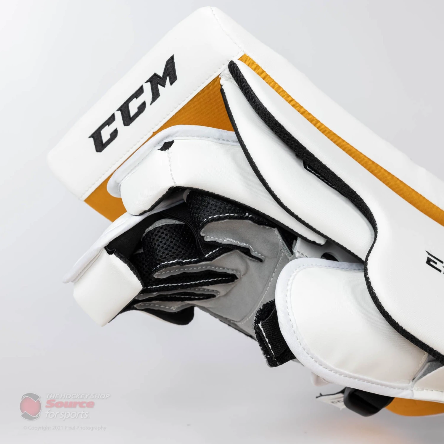 CCM Extreme Flex E5.9 Senior Goalie Blocker 9 CCM Extreme Flex E5.9 Senior Goalie Blocker - Image 7