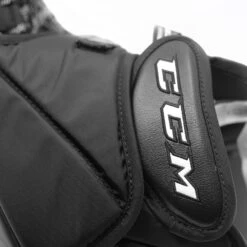 CCM Extreme Flex 5 Senior Goalie Catcher - 580 Break Angle -Hockey Equipment Store ccm catchers ccm extreme flex 5 senior goalie catcher 580 break angle 28808150417474