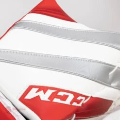 CCM Extreme Flex 5 Senior Goalie Catcher - 600 Break Angle -Hockey Equipment Store ccm catchers ccm extreme flex 5 senior goalie catcher 600 break angle 27972556521538