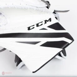 CCM Extreme Flex E4.5 Junior Goalie Catcher - Source Exclusive -Hockey Equipment Store ccm catchers ccm extreme flex e4 5 junior goalie catcher source exclusive 5323871912002