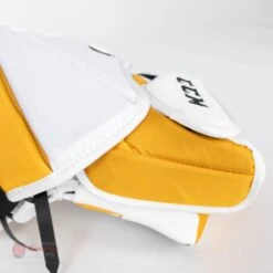 CCM Extreme Flex E5.9 Senior Goalie Catcher -Hockey Equipment Store ccm catchers ccm extreme flex e5 9 senior goalie catcher 27988525285442