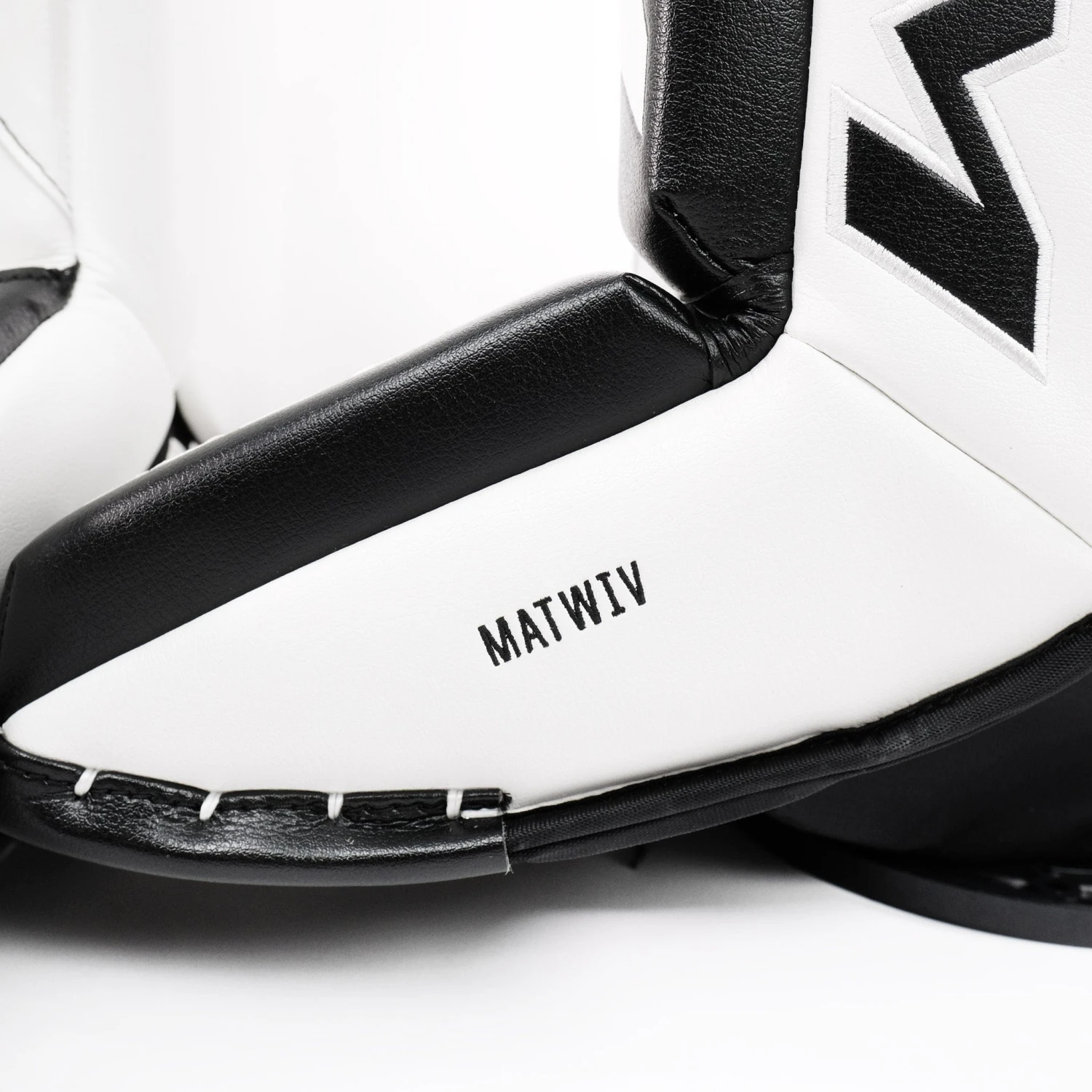 CCM Extreme Flex 5 Senior Goalie Leg Pads - "Pro" Stock - Cam Matwiv 5 CCM Extreme Flex 5 Senior Goalie Leg Pads - "Pro" Stock - Cam Matwiv - Image 3