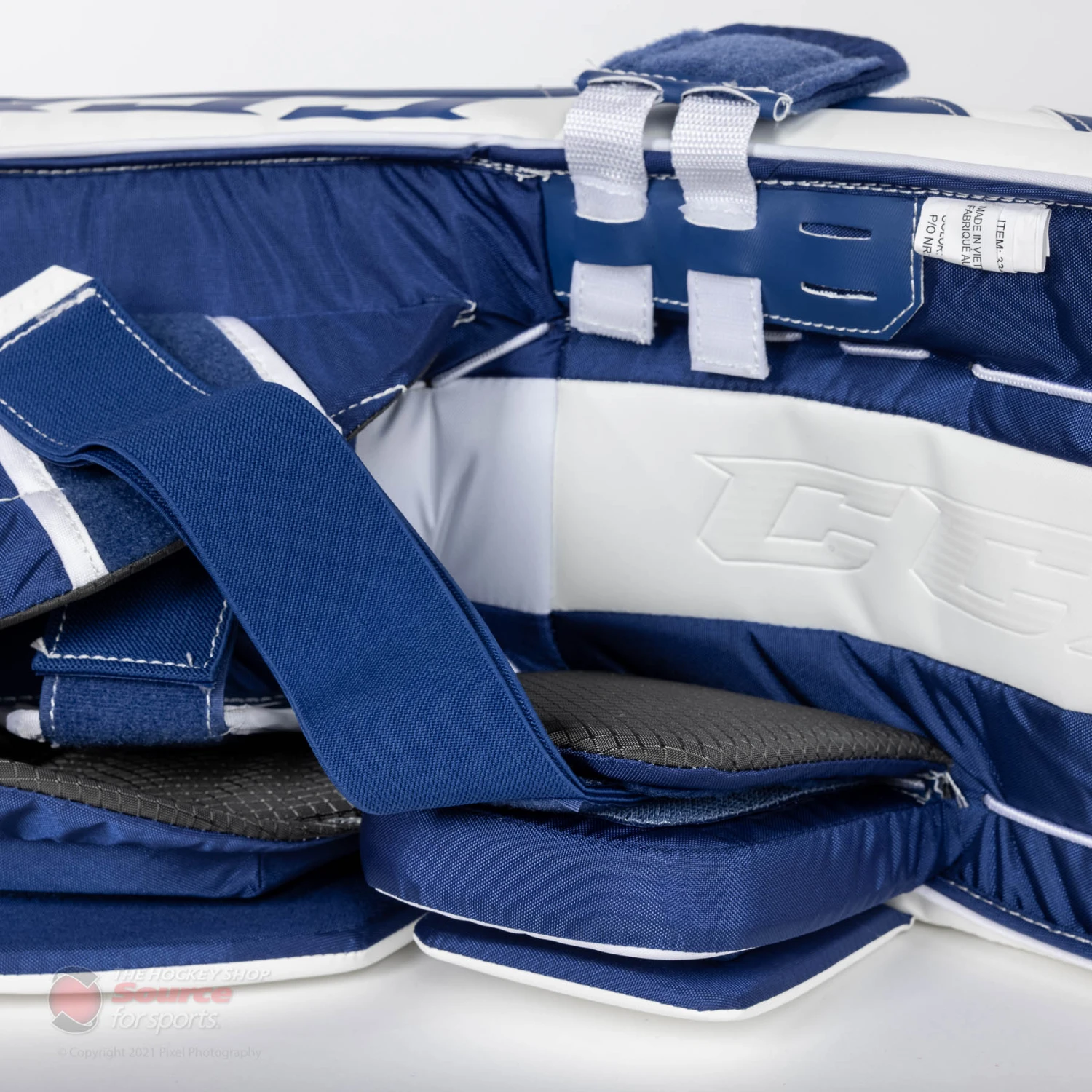 CCM Extreme Flex E5.5 Junior Goalie Leg Pads 15 CCM Extreme Flex E5.5 Junior Goalie Leg Pads - Image 13