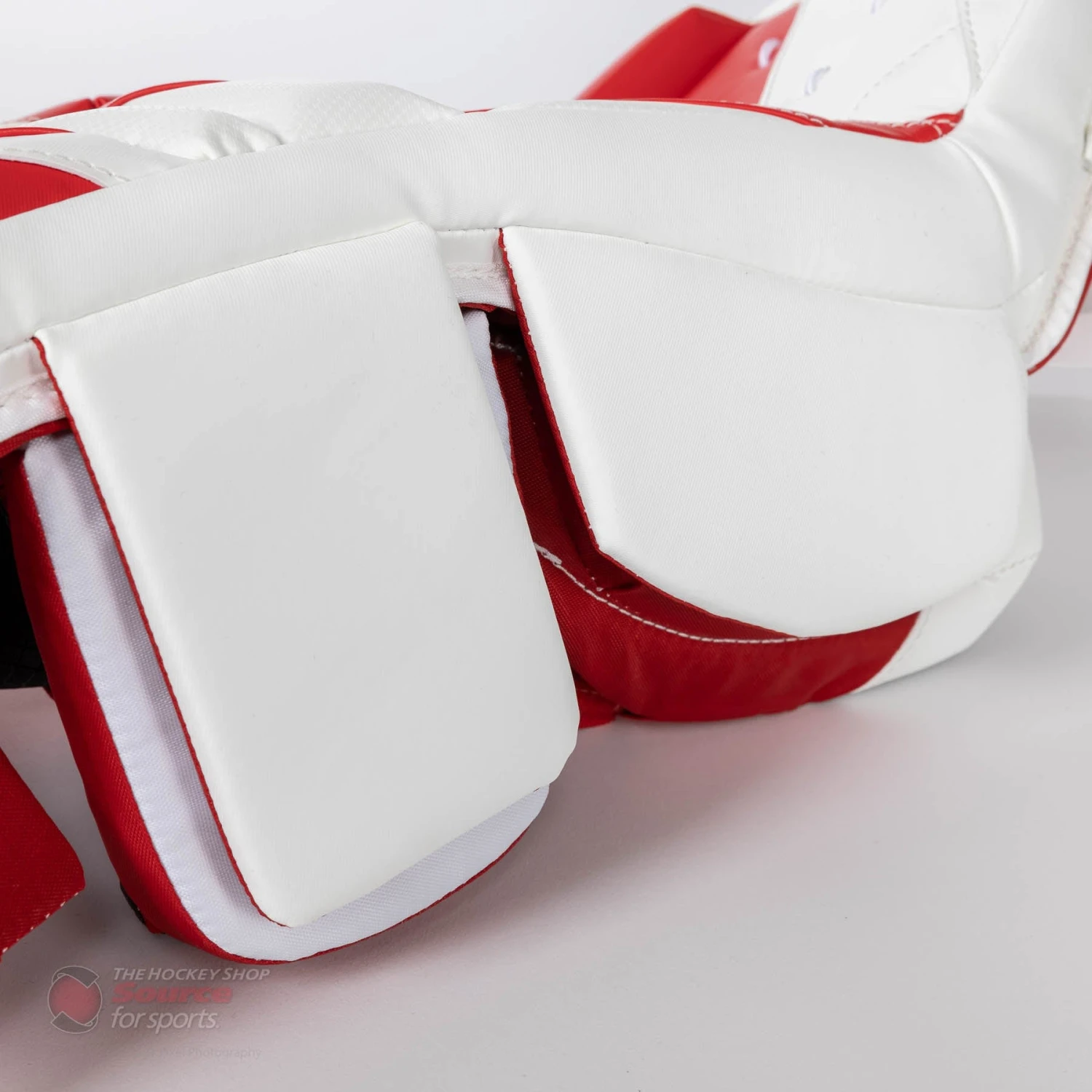 CCM Extreme Flex E5.5 Youth Goalie Leg Pads 9 CCM Extreme Flex E5.5 Youth Goalie Leg Pads - Image 7