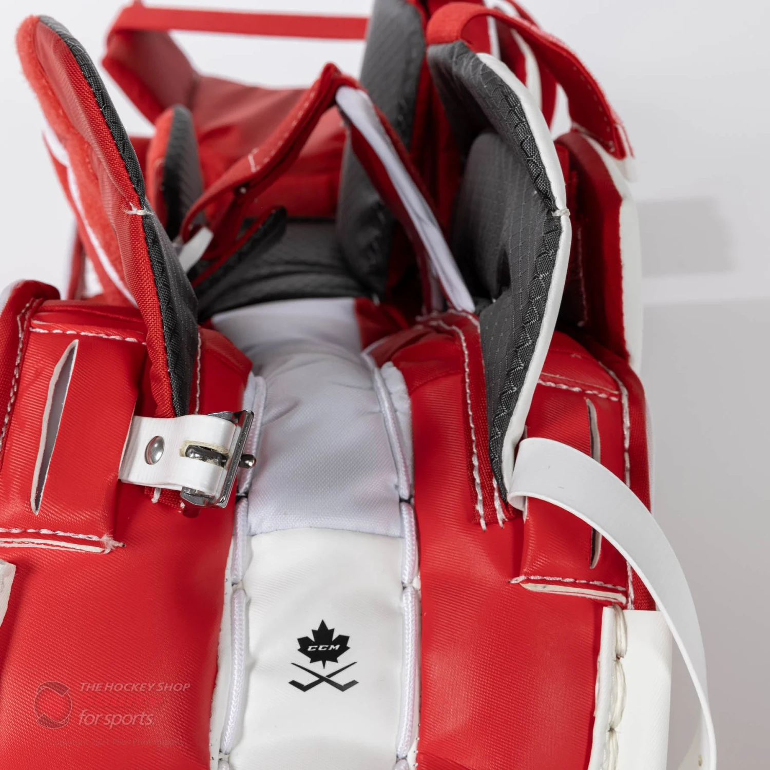 CCM Extreme Flex E5.5 Youth Goalie Leg Pads 13 CCM Extreme Flex E5.5 Youth Goalie Leg Pads - Image 11