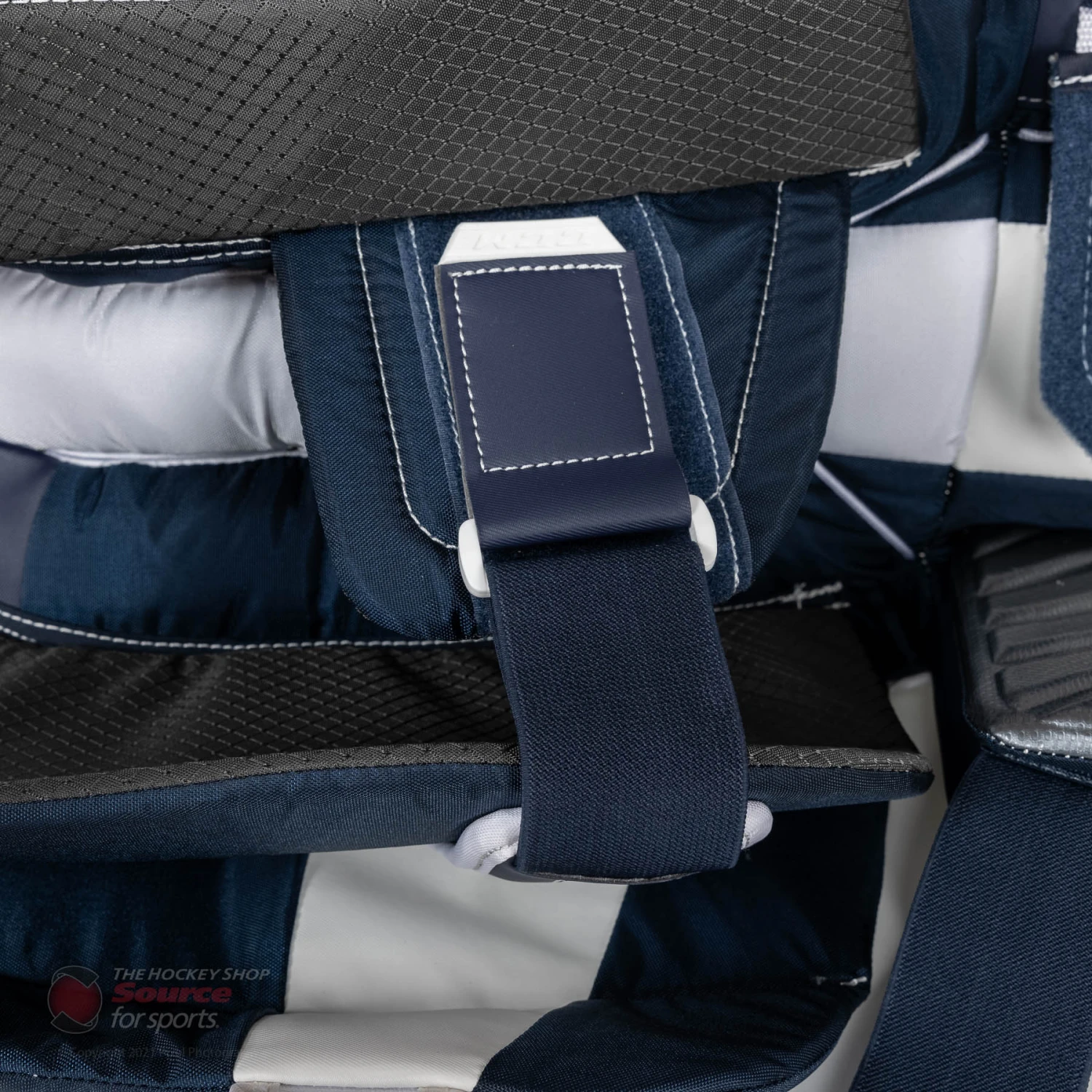 CCM Extreme Flex E5.9 Intermediate Goalie Leg Pads 19 CCM Extreme Flex E5.9 Intermediate Goalie Leg Pads - Image 17