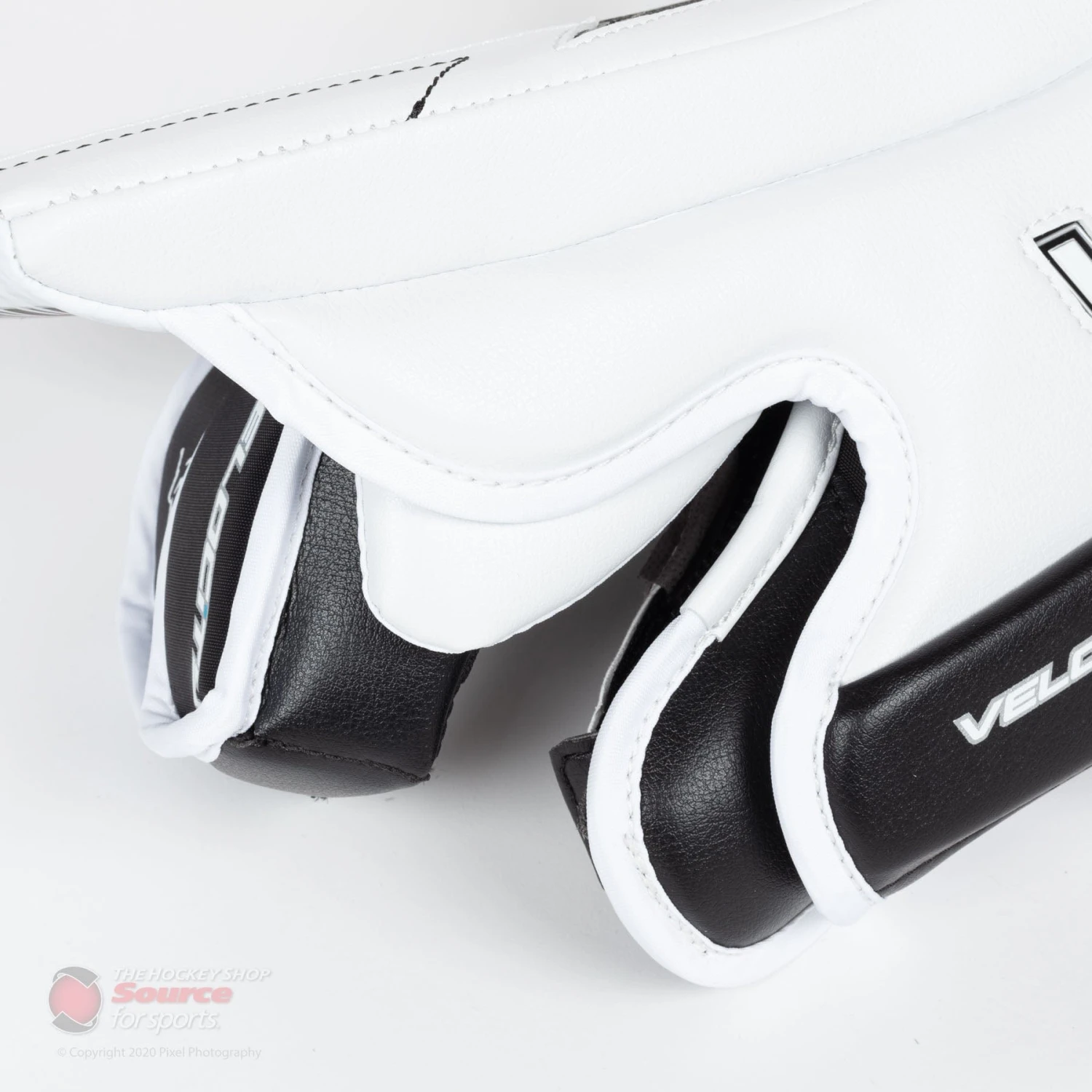Vaughn Velocity V9 Intermediate Goalie Blocker 6 Vaughn Velocity V9 Intermediate Goalie Blocker - Image 4