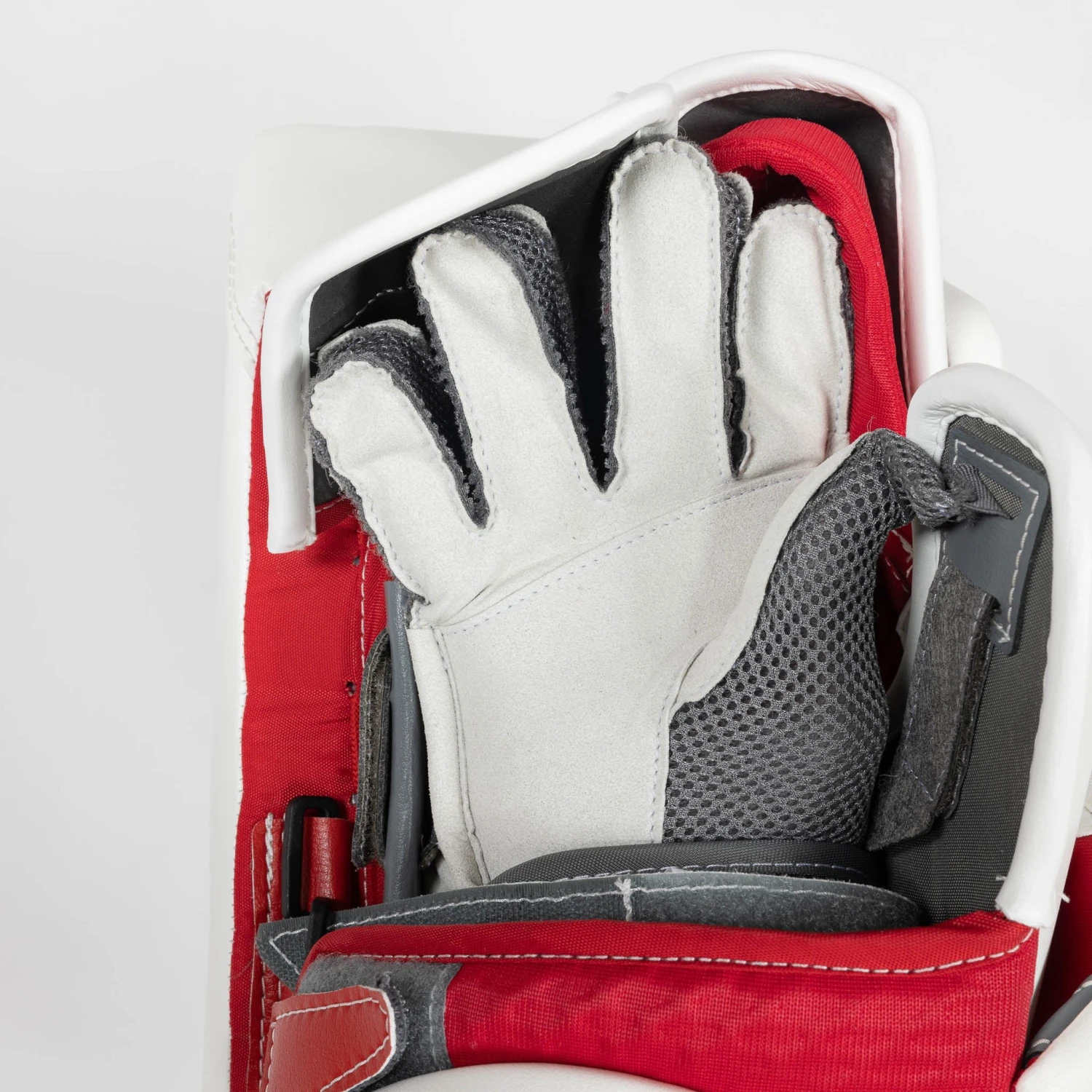 Warrior Ritual G6 E+ Intermediate Goalie Blocker 12 Warrior Ritual G6 E+ Intermediate Goalie Blocker - Image 10