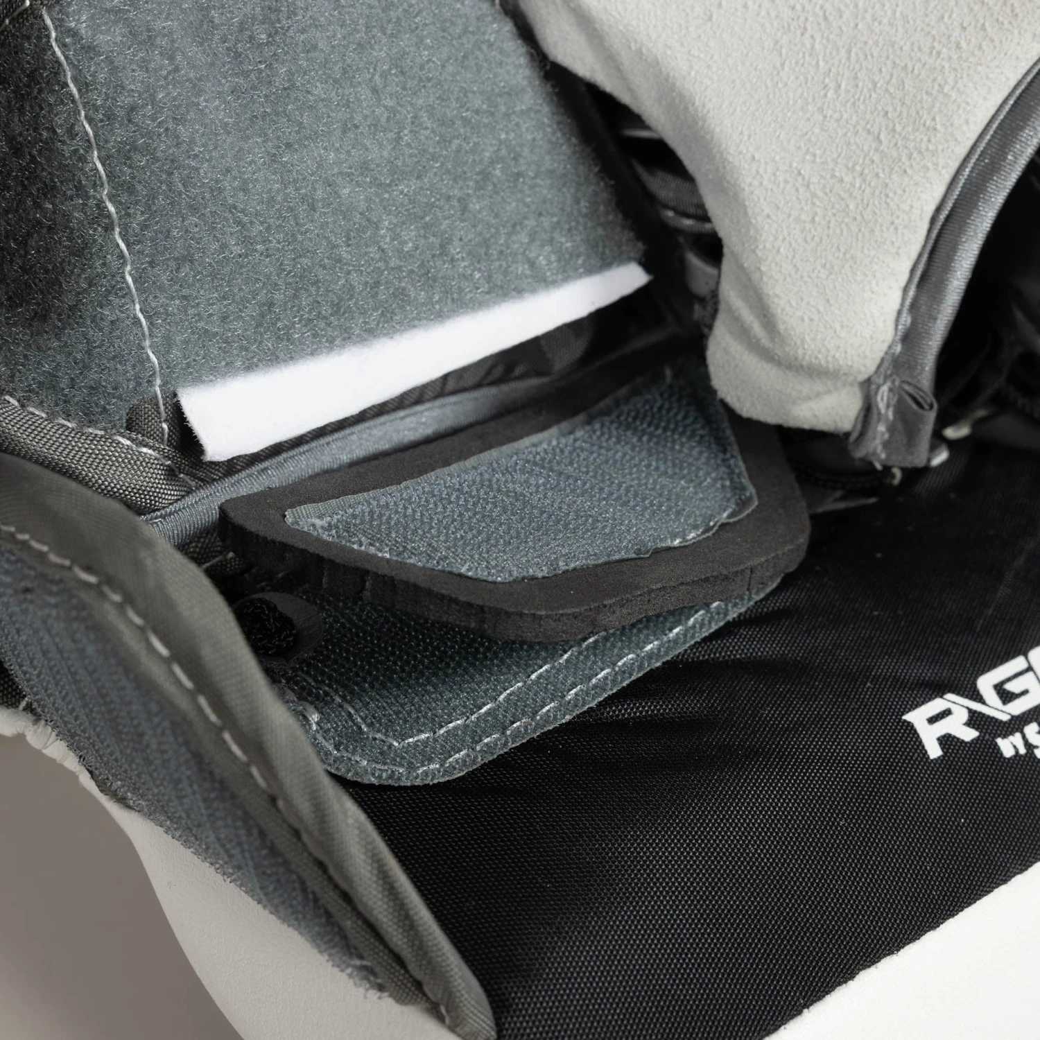 Warrior Ritual G6 E+ Senior Goalie Catcher 17 Warrior Ritual G6 E+ Senior Goalie Catcher - Image 15