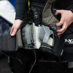 Warrior Ritual GT2 Pro Senior Goalie Catcher -Hockey Equipment Store warrior catchers warrior ritual gt2 pro senior goalie catcher 5024687423554